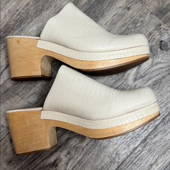 Rachel Comey Bone Croc Print Leather Clogs Size 11 - Picture 5 of 8